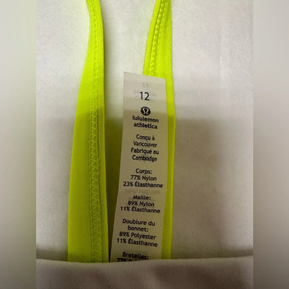 NWT: Lululemon rise and run sports bra🌼 - Picture 3 of 4